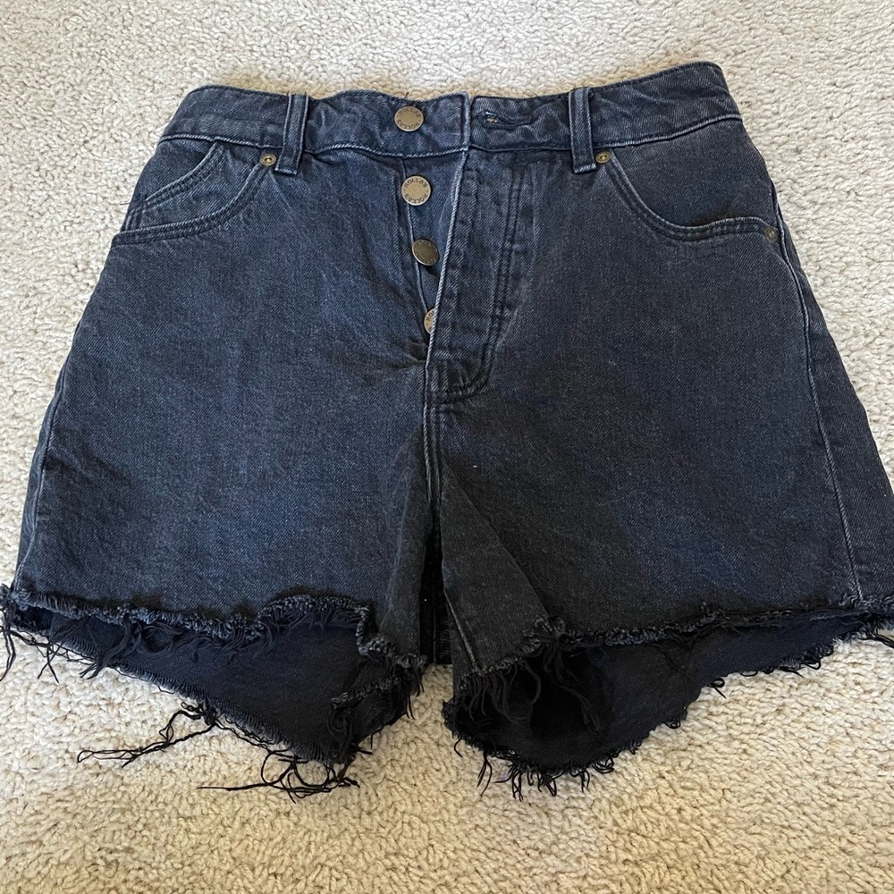 High wasted black shorts